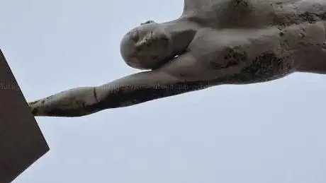 Flying Sculpture
