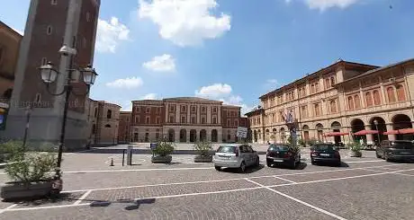 Photo de Piazza Costituzione