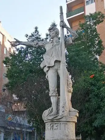 Photo de Monumento a Rodrigo de Triana