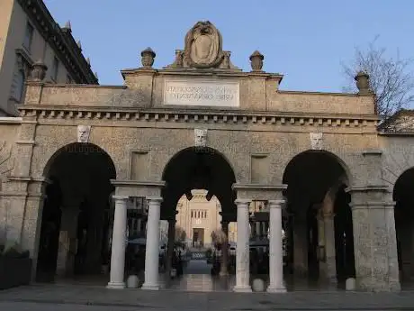 Quadriportico del Sentierone