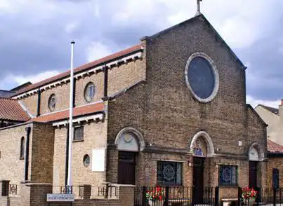 Photo de St Bartholomew's Catholic Church Norbury