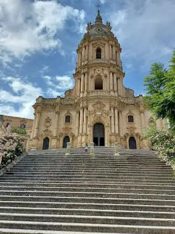 Photo de Scalinata Di San Giorgio