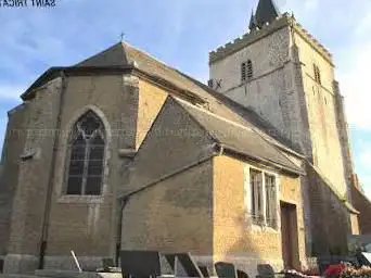Église catholique Saint-Nicaise à Saint-Tricat et son Cimetière