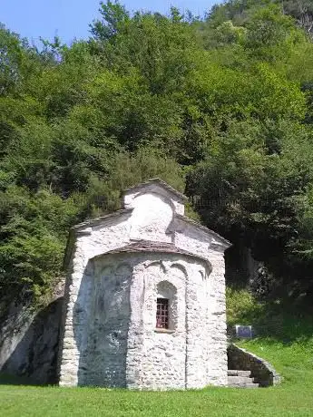 Tempietto di San Fedelino sul Lago Mezzola