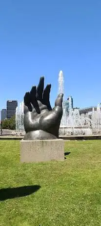 Photo de La Mano de Botero