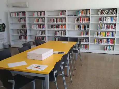 Photo de Biblioteca Prudenci Bertrana