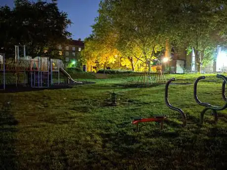 Photo de Surrey Square Park