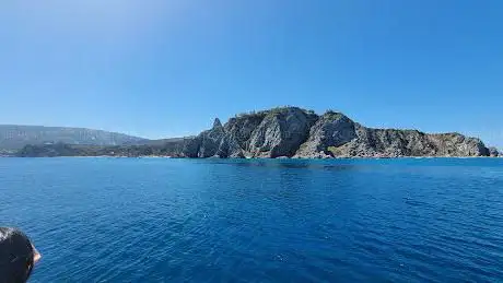 Photo de Fishing and Tourism