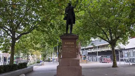 Photo de Statue of Edmund Burke
