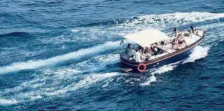 Photo de BISCIÙ boat tour escursioni Barche Polignano