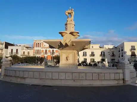 Photo de Fontana monumentale - monumento ai caduti