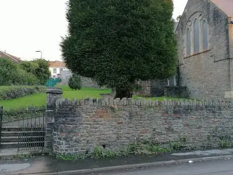 Photo de Saint Matthias Church Treharris