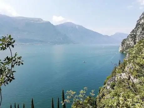 Photo de Benvenuti a Tremosine