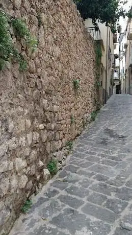 Photo de Teatro Romano di Aesernia