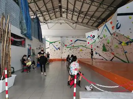 Photo de Palestra Di Arrampicata Blockhaus