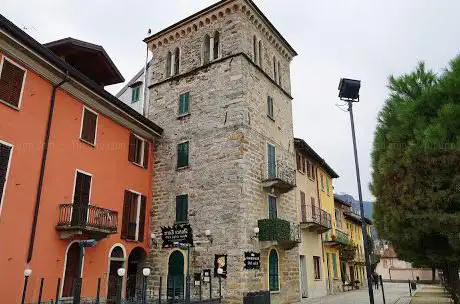 Photo de Casa-torre di Pella