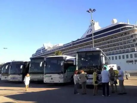 Photo de Provence Tours - French Riviera Tours - N°1 Private Minivan Tours - Best Professional Guides