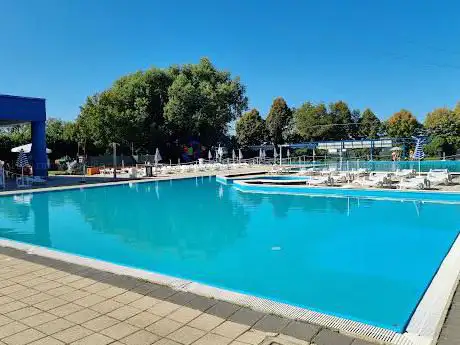 Photo de Piscina estiva Dragon Fly