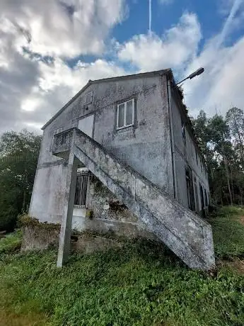 Old school building Calvos