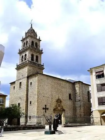 Photo de Plaza de La Virgen de la Encina