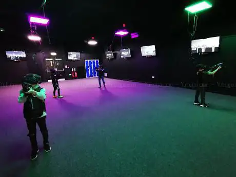 Photo de Centre VR Bournemouth for Virtual Reality Adventures Laser Tag, Crazy Golf, Esports, Escape Rooms & Games Arcade