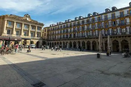Photo de Konstituzio Plaza