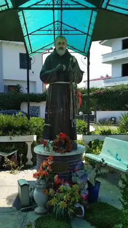 Photo de Statua di Padre Pio