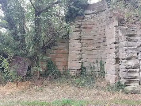 Aqueduct bridge