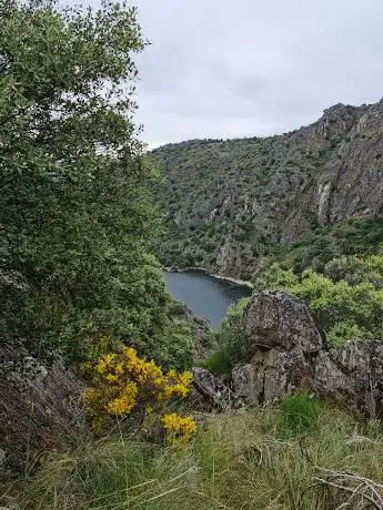 Photo de Lastra de Aguas Bravas Waterfall