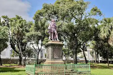 Photo de Statue de Mahé de Labourdonnais