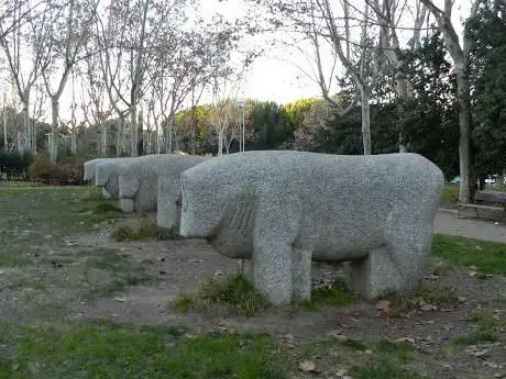 Photo de Réplica de los Toros de Guisando