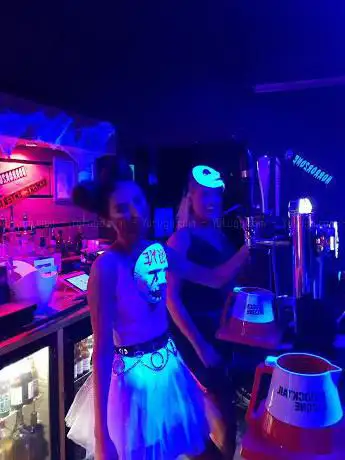 RETRO BAR