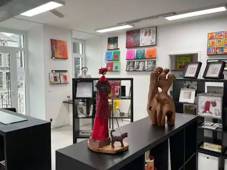 Ah ? Oh ! Art