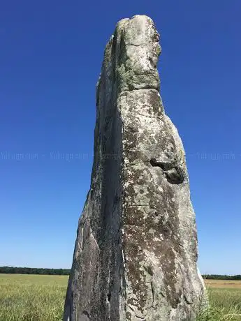 La Pierre Droite