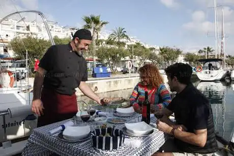 Photo de Fun and Food Boat