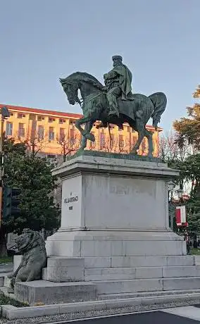 Photo de Piazza Garibaldi Brescia