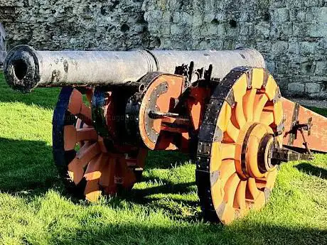 Pevensey Medieval Gun
