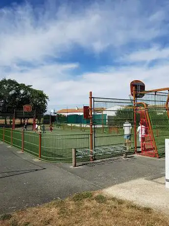 Photo de Terrain multi sports des Tennis