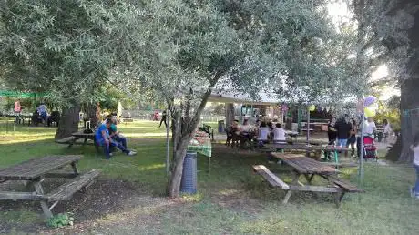 Photo de Area Pic-nic con Lago Pesca Sportiva 