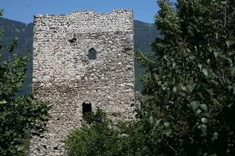 Burg Friedau und Haus zur Glocke