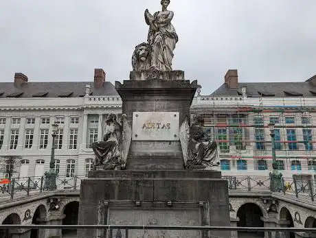 Crypte de la place des Martyrs