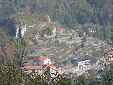 Photo de Ruderi del Castello di Ormea
