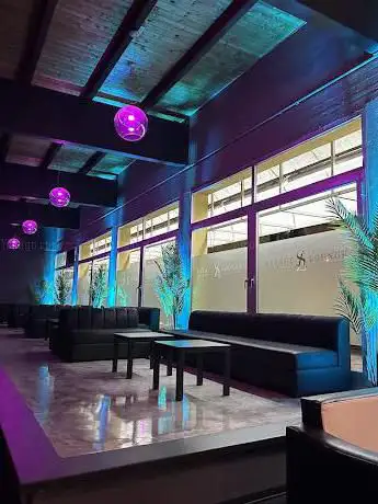 Savage Lounge