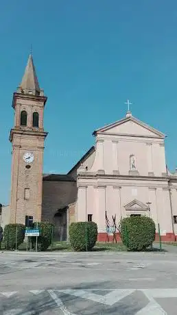 Photo de Church of Saint John Baptist