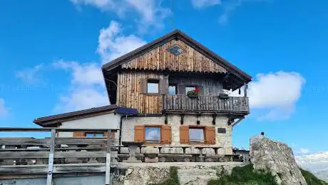 Photo de Rifugio Nuvolau