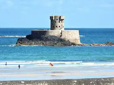 Photo de La Rocco Tower