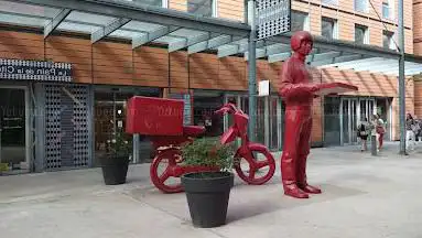 Statue le livreur de pizza