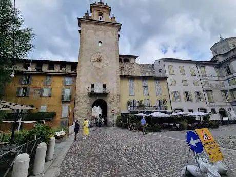 Photo de Palazzo Roncalli
