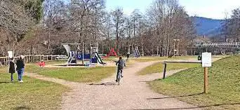 Aire de jeux / city stade / squat park