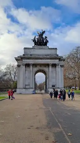 Photo de Commonwealth Memorial Gates